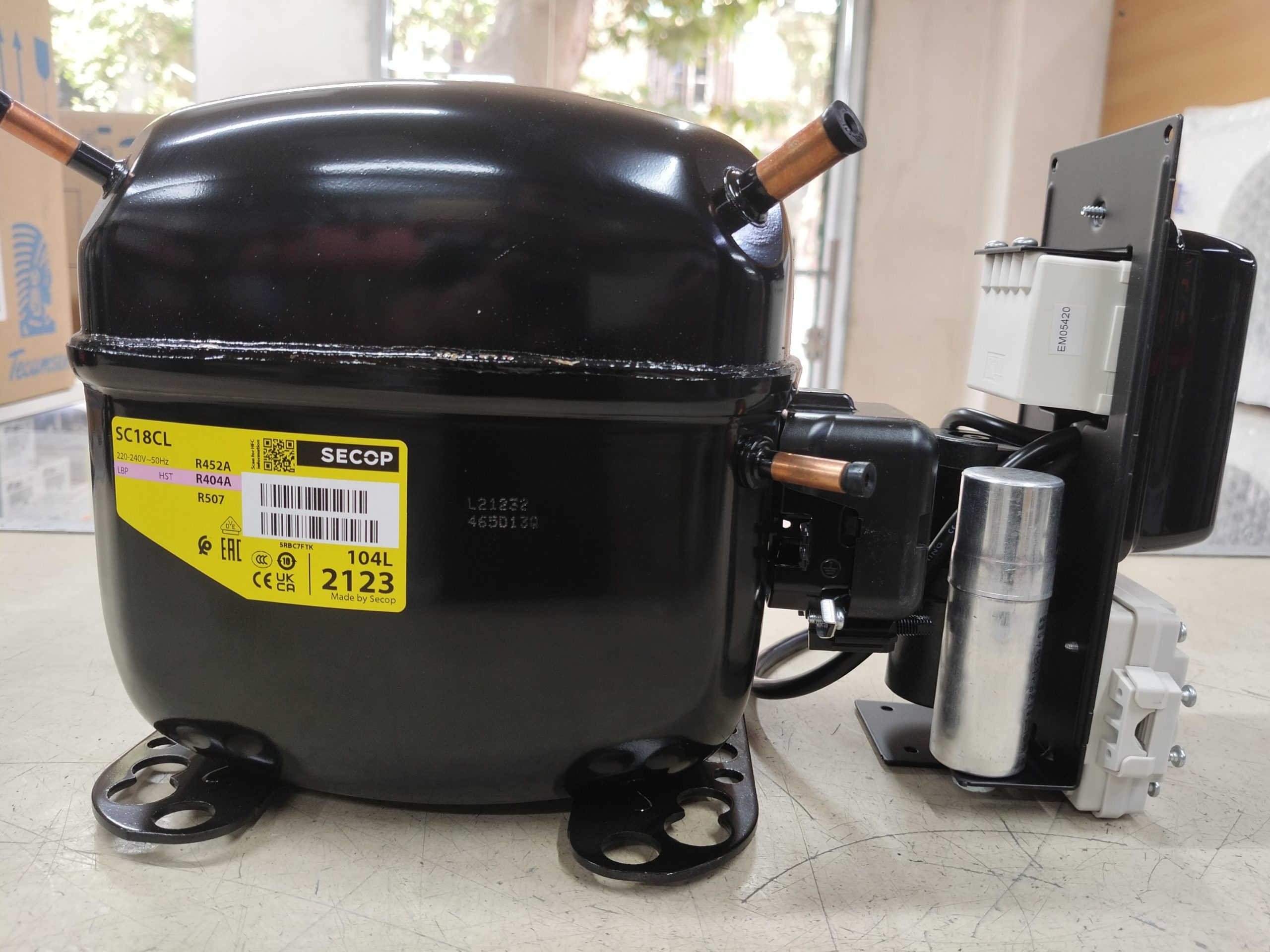 Compresseur Hermétique SECOP SC18CL - 5/8 HP - Gaz R404A / R452A / R507 (Danfoss / 104L2123) – Image 2