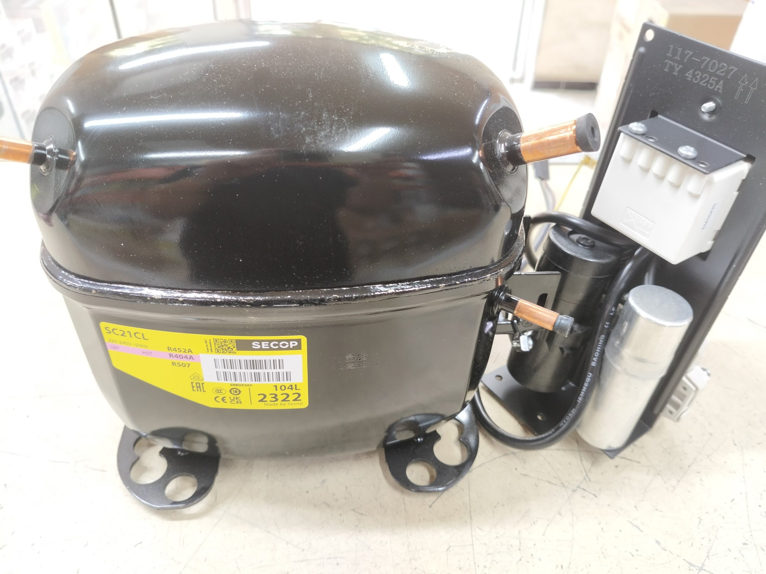 Compresseur Hermétique SECOP SC21CL - 7/8 HP - Gaz R404A / R452A / R507 (Danfoss / 104L2322) – Image 3